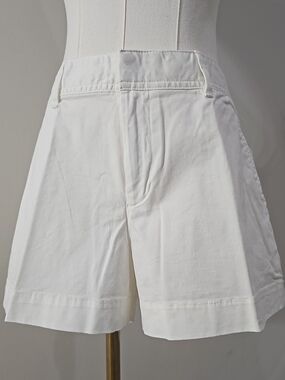 NWT GAP City Short White Size 8 Mid Rise Stretch 3" Inseam Chino Shorts